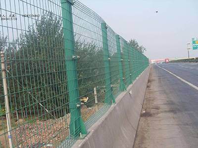 公路護欄網圖片4 公路護欄網圖片4