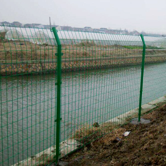 新建水源地金屬隔離網圖片1 新建水源地金屬隔離網圖片1