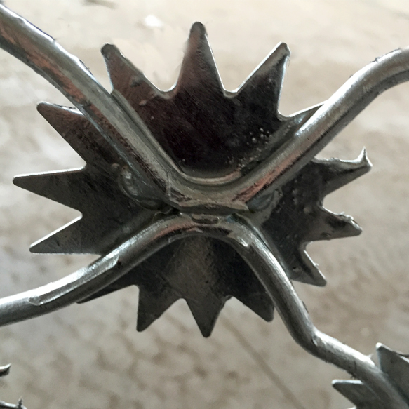 梅花刺片護(hù)欄網(wǎng)圖片3 梅花刺片護(hù)欄網(wǎng)圖片3