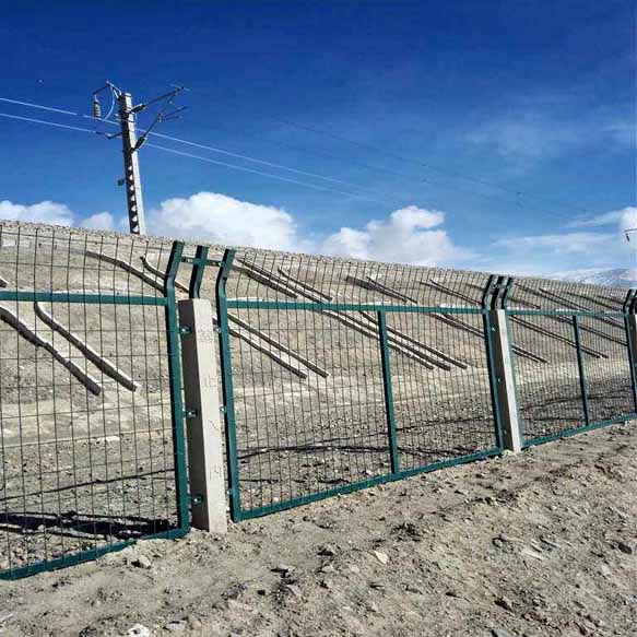 8001鐵路隔離柵 鐵路護欄網廠家供應圖片1