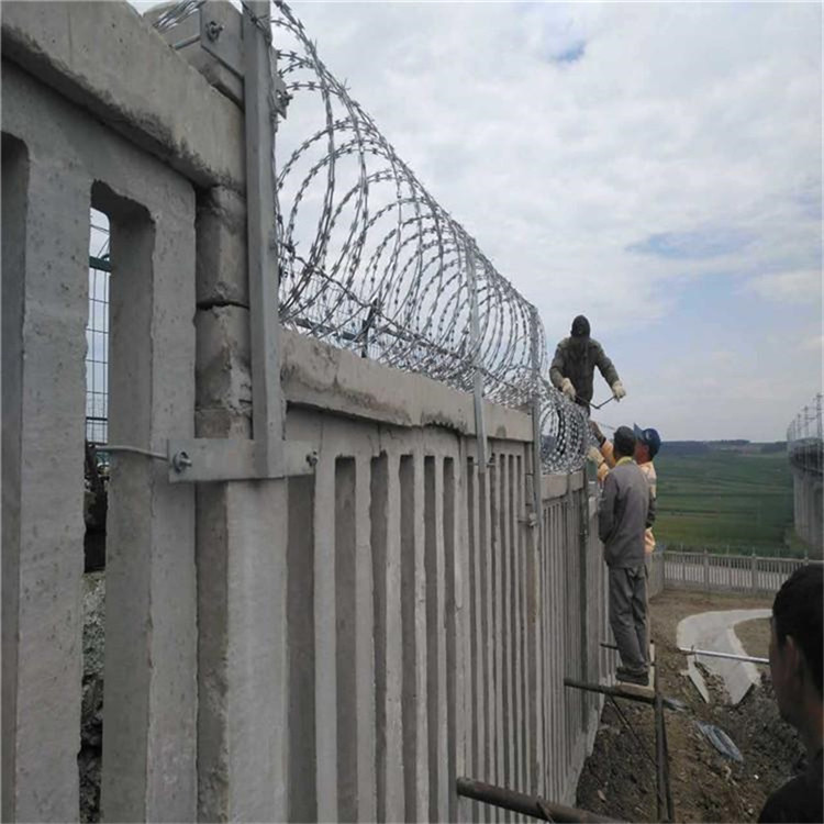 學校圍墻倒刺網圖片4