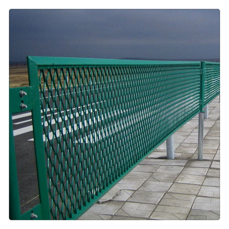 鋼板網護欄圖片2 鋼板網護欄圖片2