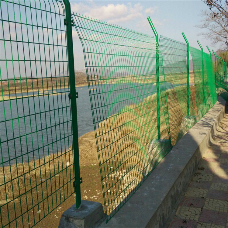 河道護(hù)欄網(wǎng)圖片2 河道護(hù)欄網(wǎng)圖片2