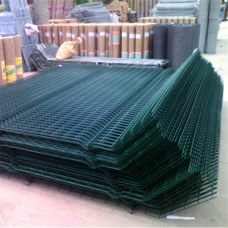 折彎鋼絲圍欄網(wǎng)圖片4 折彎鋼絲圍欄網(wǎng)圖片4