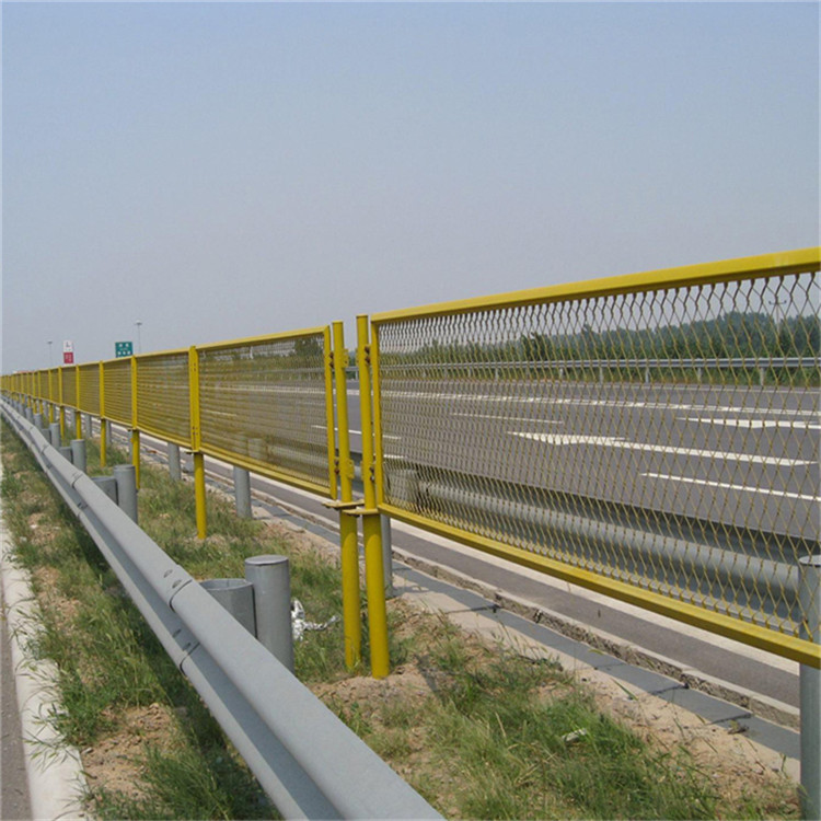 夜間燈光隔離網圖片1 夜間燈光隔離網圖片1