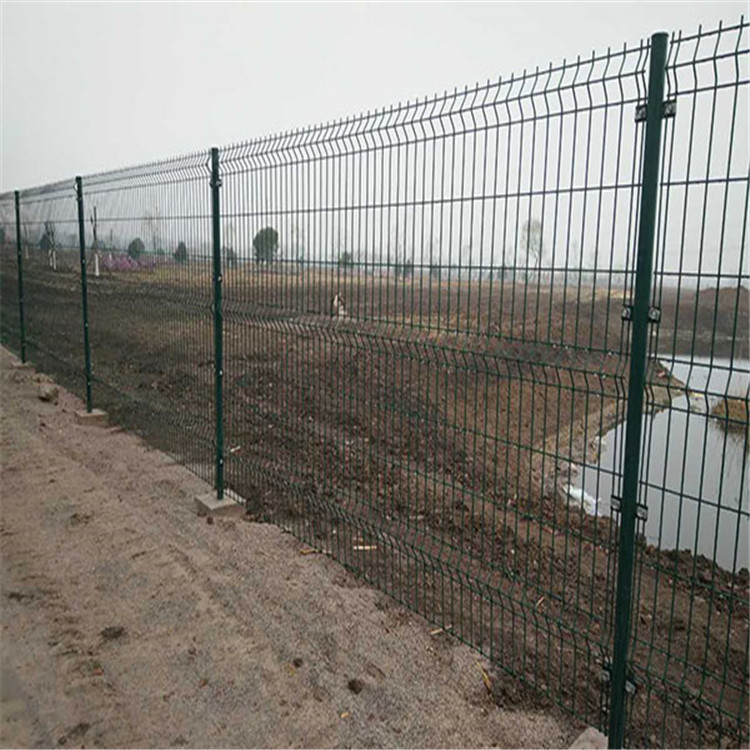 圍地金屬網護欄圖片3 圍地金屬網護欄圖片3