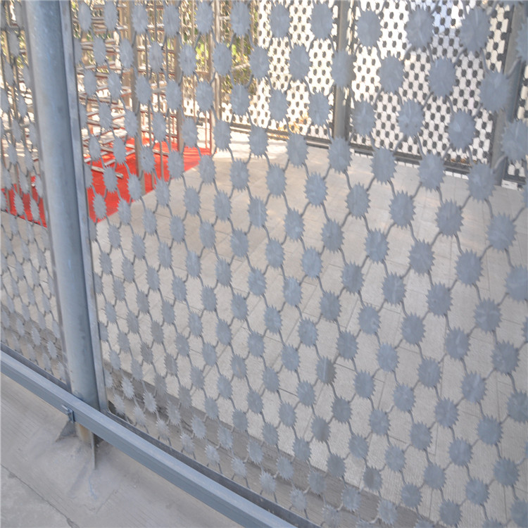 防攀爬梅花刺隔離網圖片4 防攀爬梅花刺隔離網圖片4