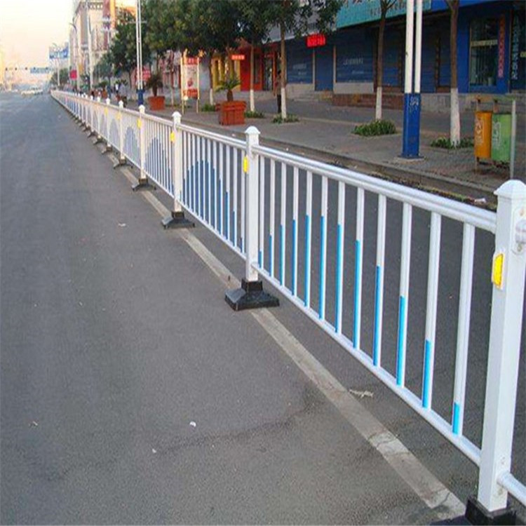 市政道路防撞護(hù)欄圖片2 市政道路防撞護(hù)欄圖片2