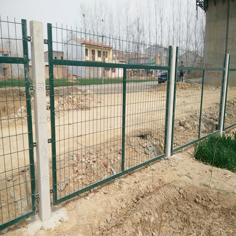 橋區金屬網片防護柵欄 圖片4 橋區金屬網片防護柵欄 圖片4