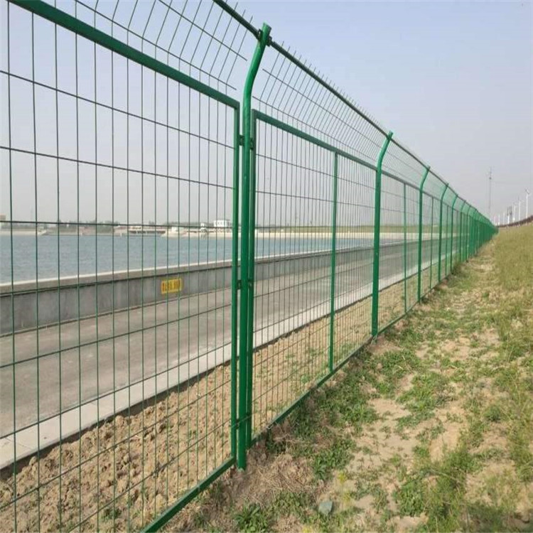 河道防護焊接隔離網圖片1 河道防護焊接隔離網圖片1