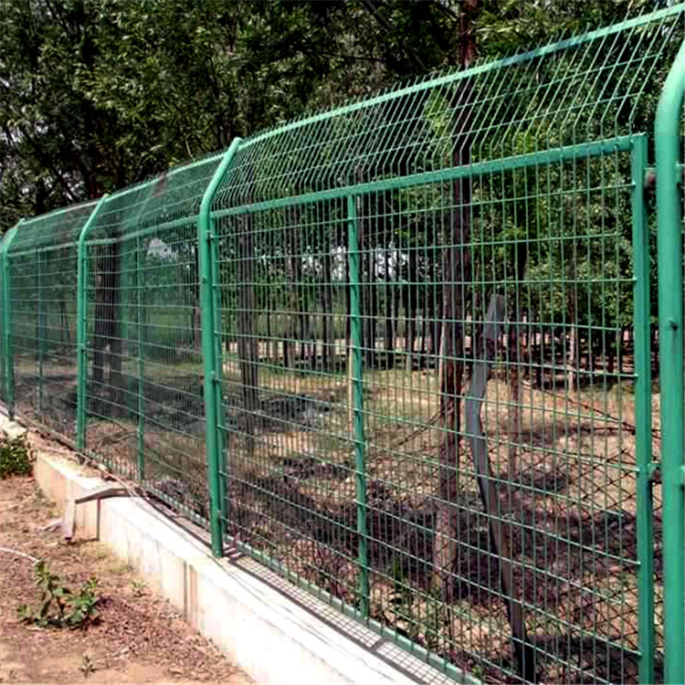 圍地用鐵絲網圍欄廠家圖片4 圍地用鐵絲網圍欄廠家圖片4