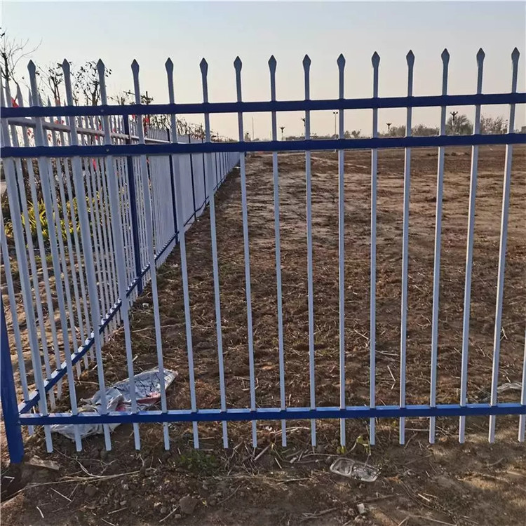 小區圍墻鋅鋼護欄圖片2 小區圍墻鋅鋼護欄圖片2